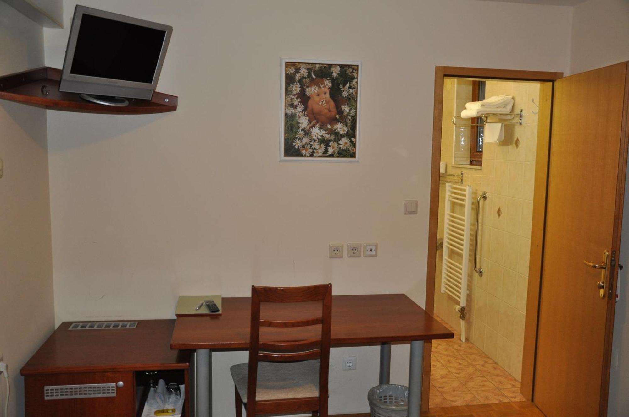 Guest house Kmecki Hram Ljubljana