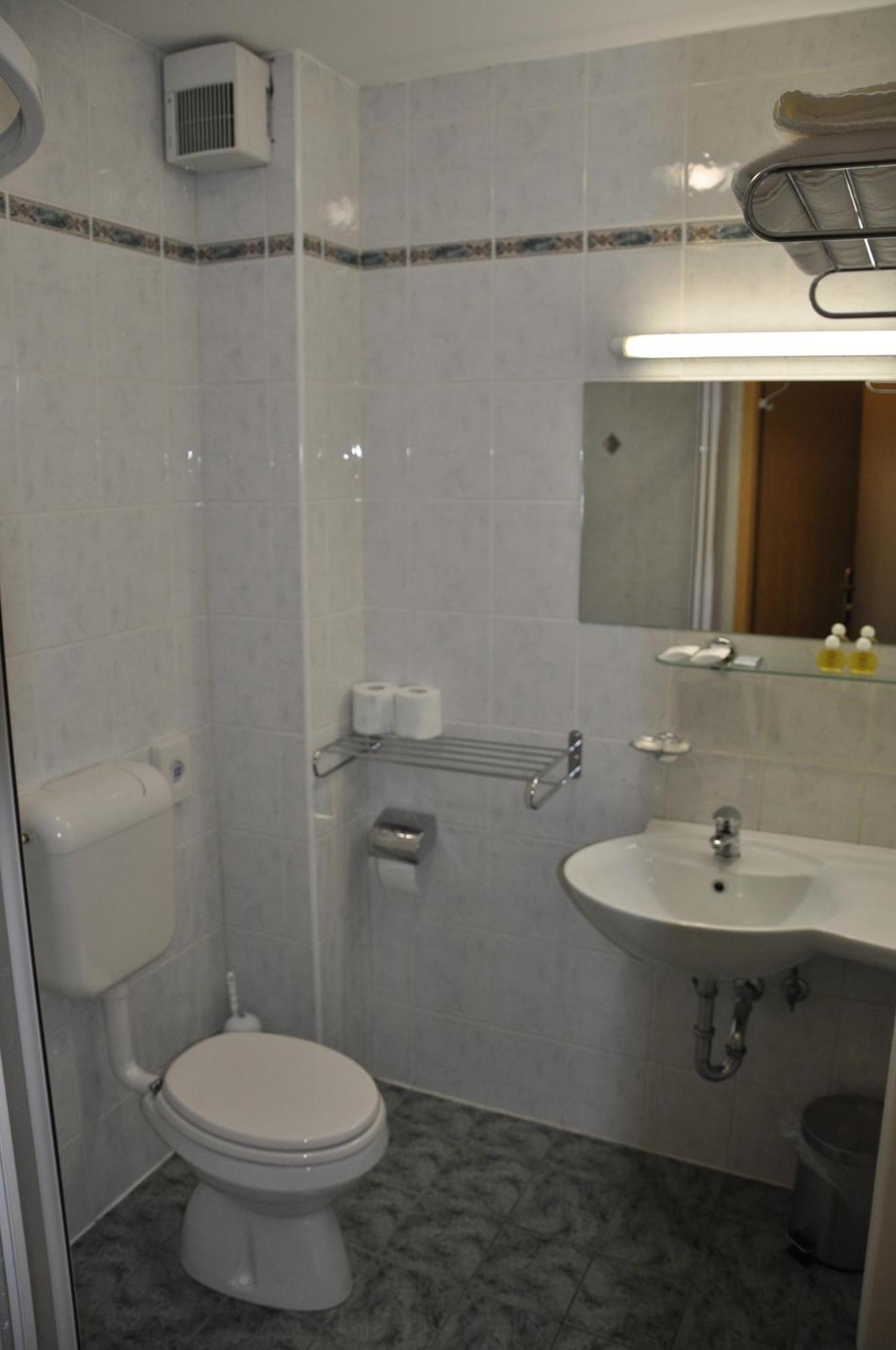 Guest house Kmecki Hram 3*