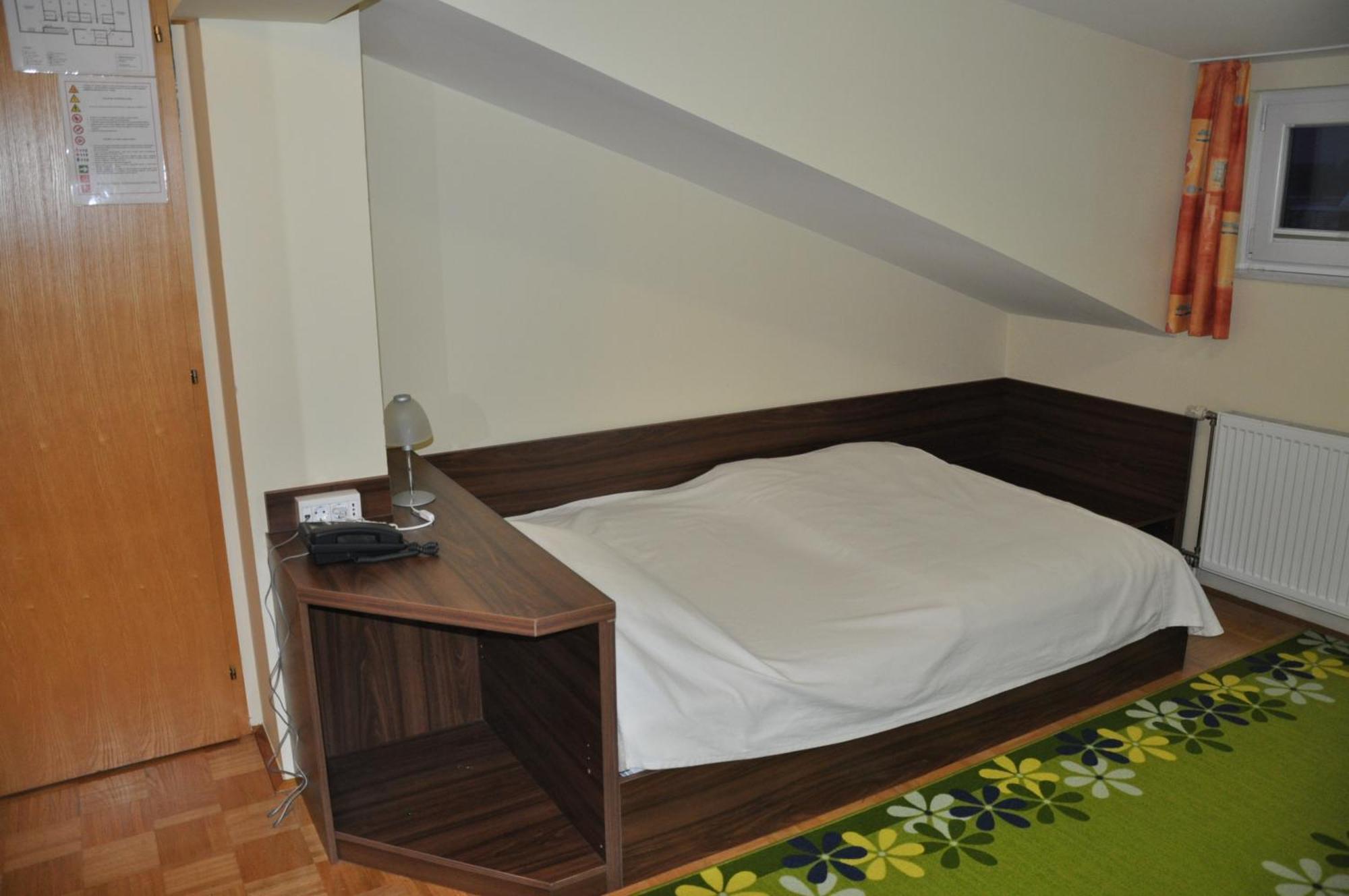 Kmecki Hram Guest house Ljubljana