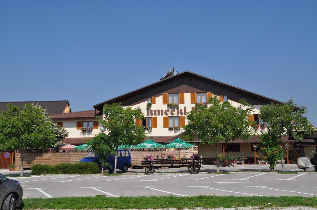 Kmecki Hram Ljubljana